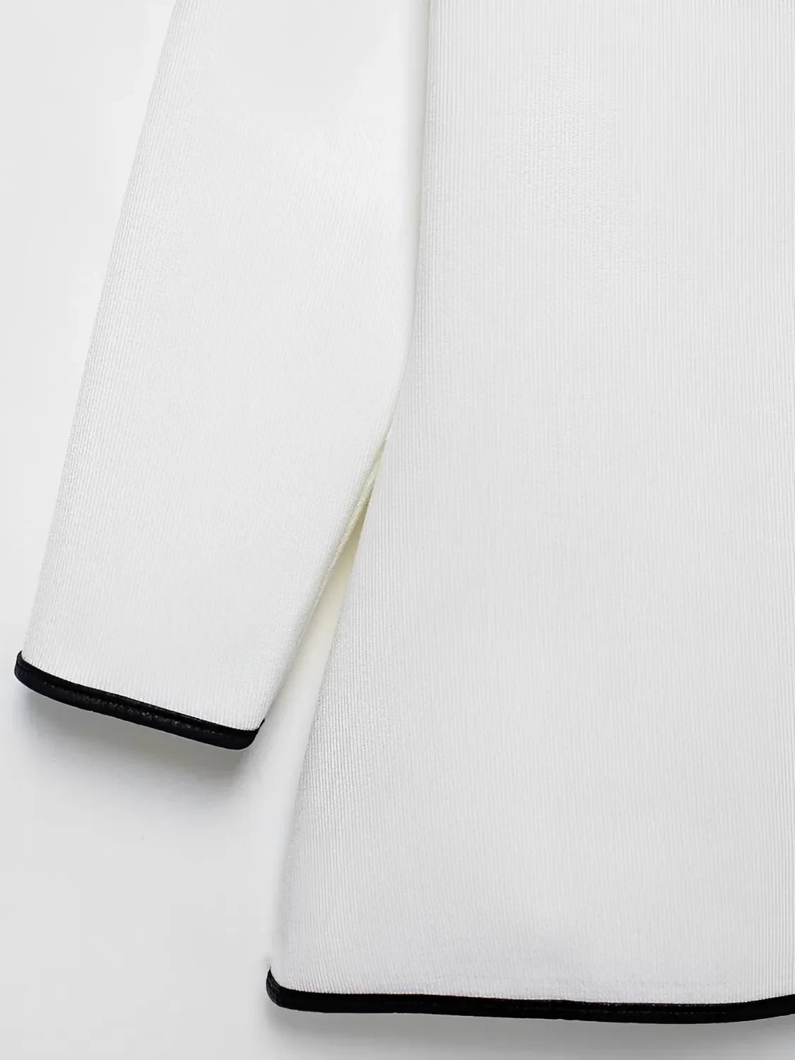 Blusa Feminina Alfaiataria com Botão e Decote em V - Ivy