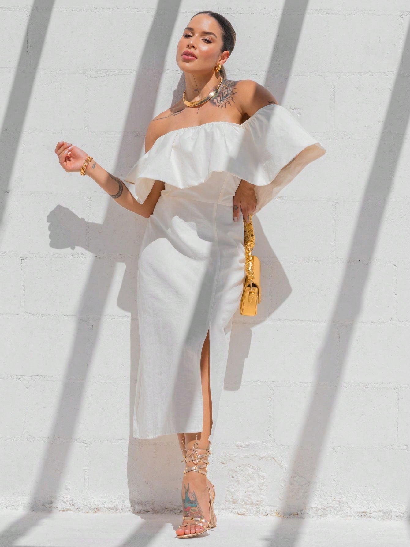 Vestido Off-Shoulder Branco – Estilo e Conforto em Cada Detalhe