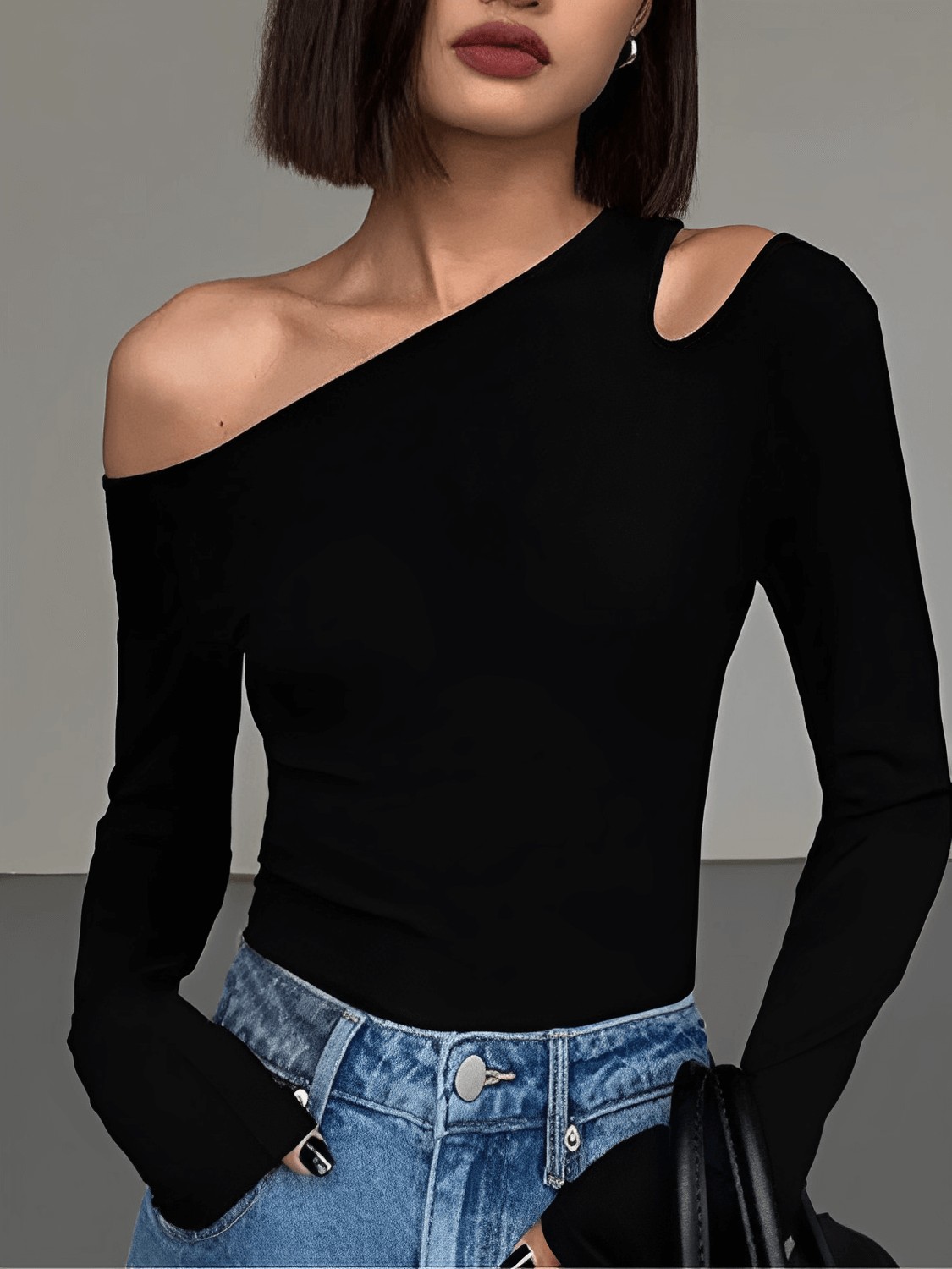 Blusa Feminina de Manga Longa Canelada Com Decote Assimétrico com Recorte no Ombro - Lohany