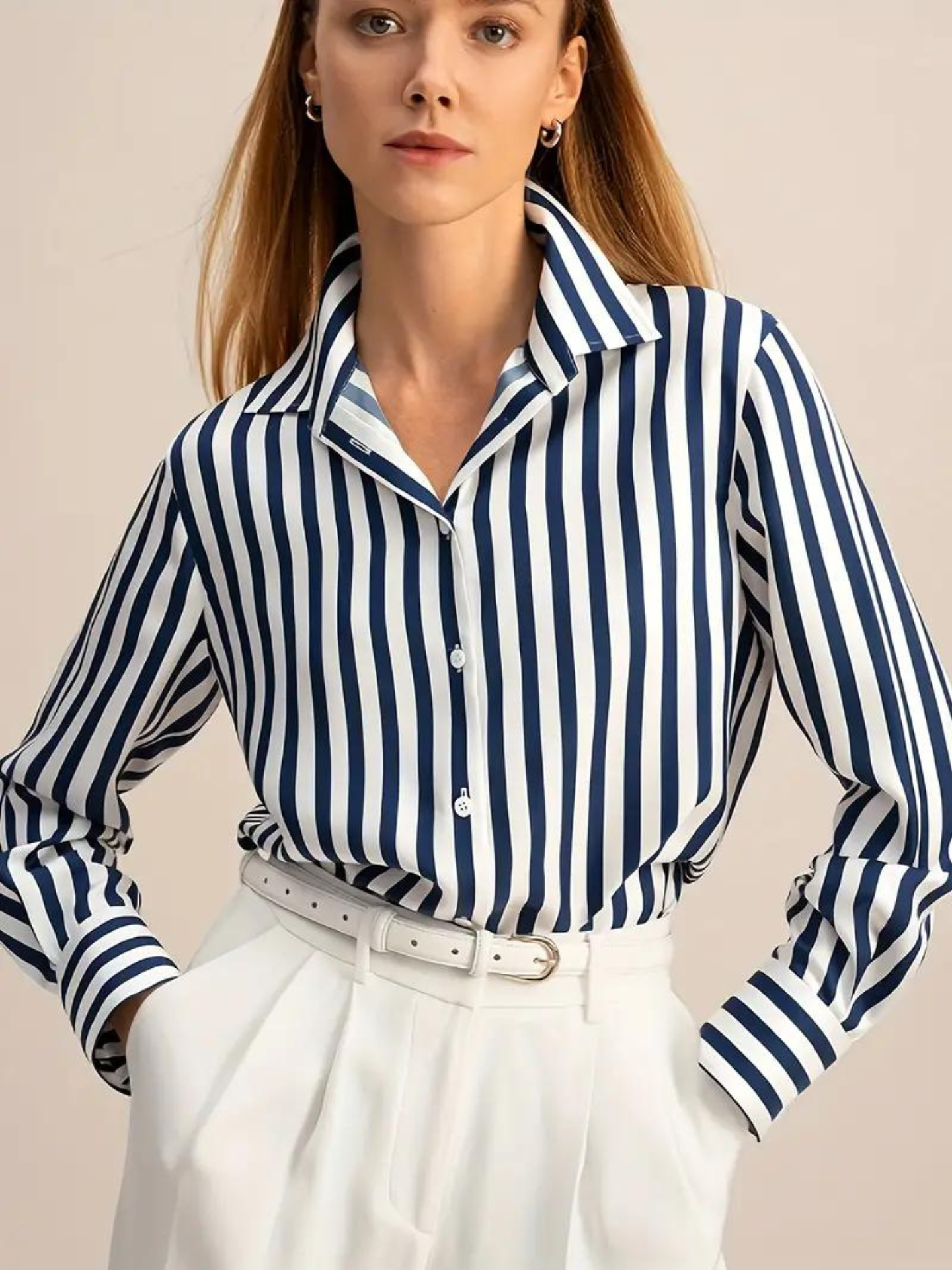 Camisa Feminina Listrada Manga Longa – Estilo Clássico e Versátil