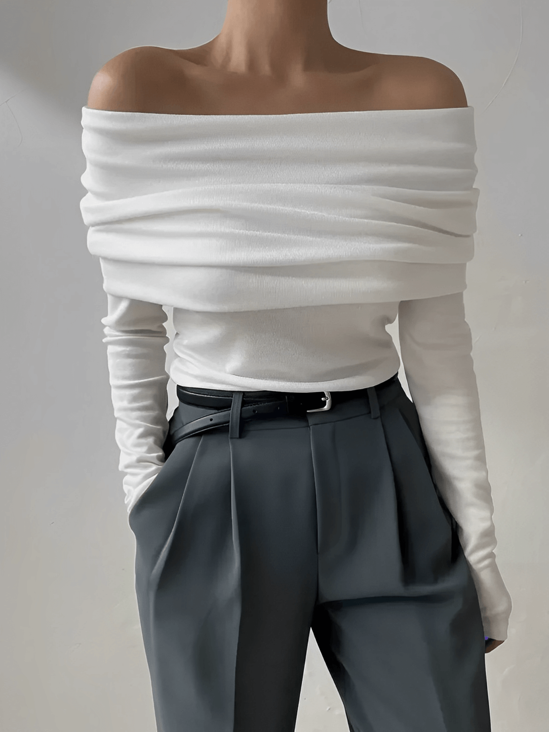 Blusa Feminina Ombro à Ombro de Manga Longa em Viscose Drapeada Sofisticado – Miriam