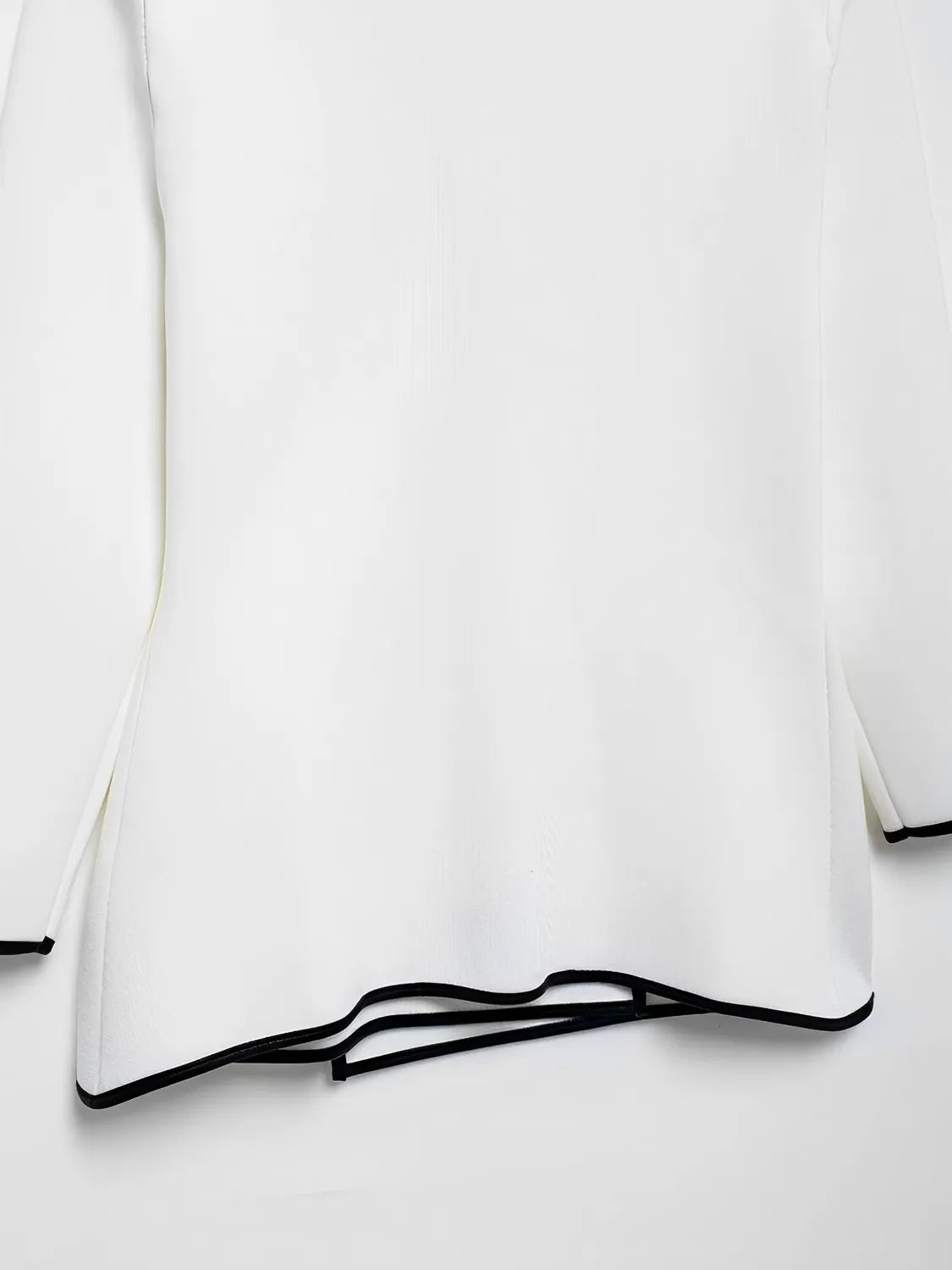 Blusa Feminina Alfaiataria com Botão e Decote em V - Ivy