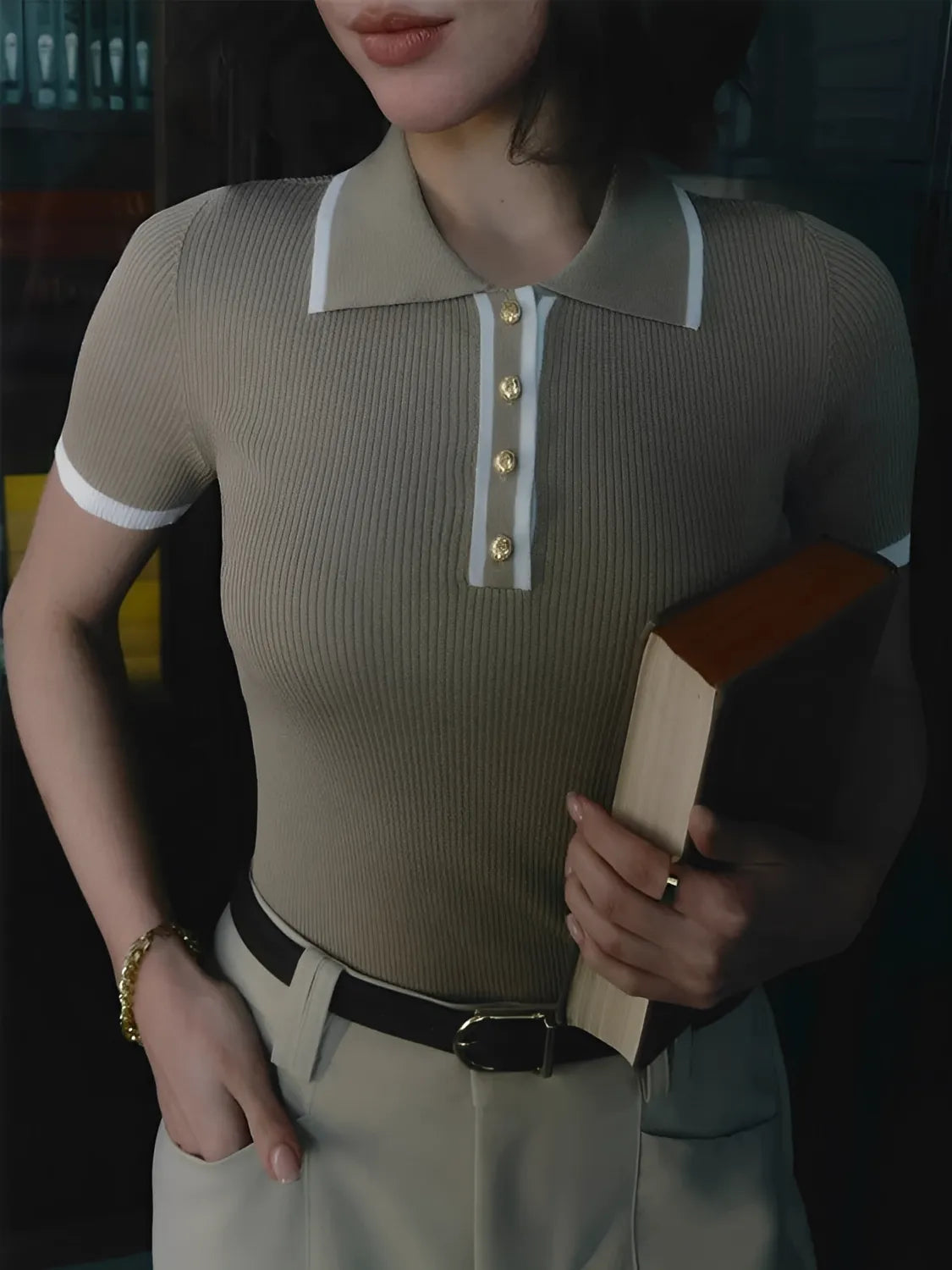 Blusa Feminina Gola Polo Decote com Botões - Blenda