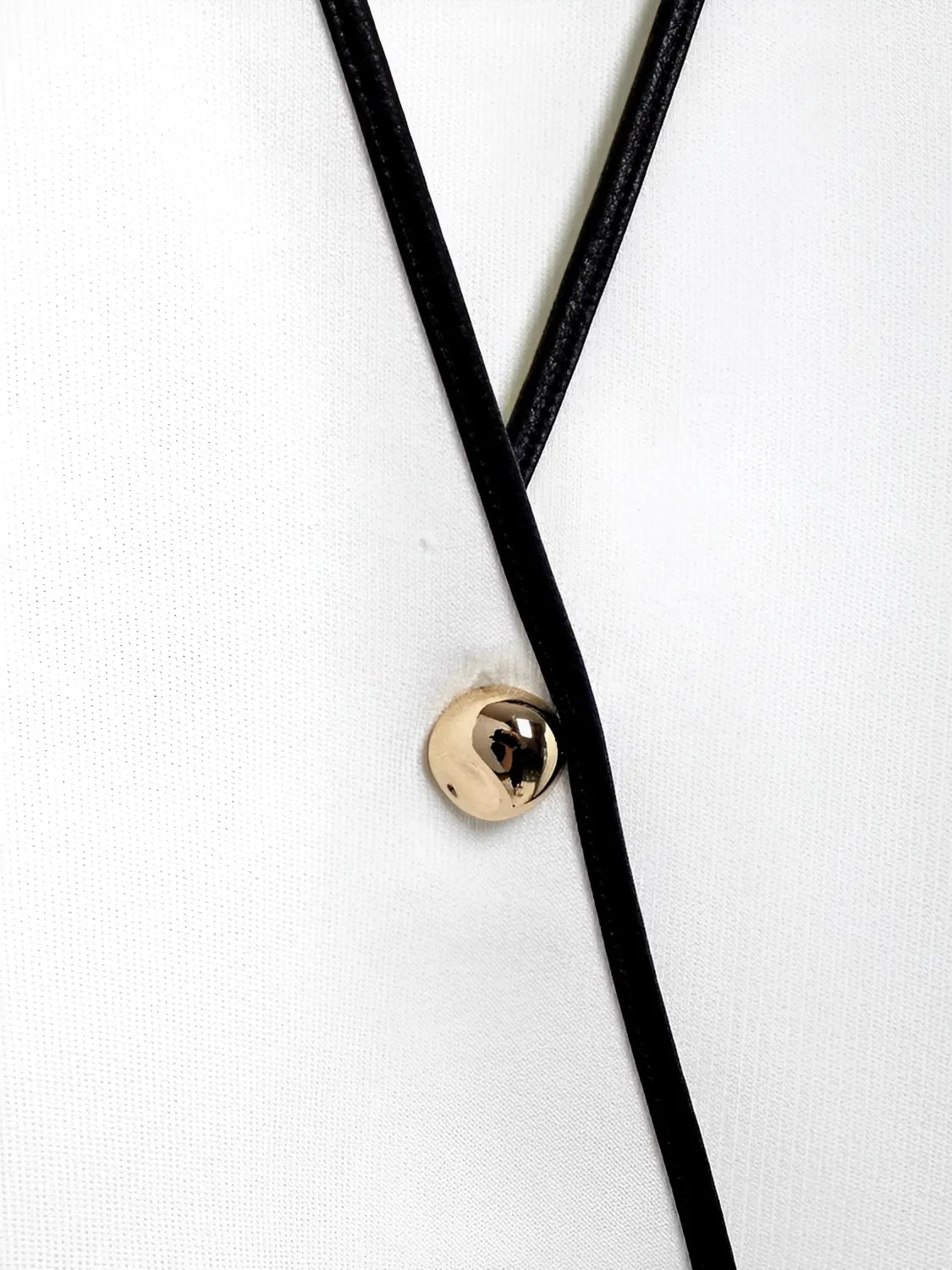 Blusa Feminina Alfaiataria com Botão e Decote em V - Ivy