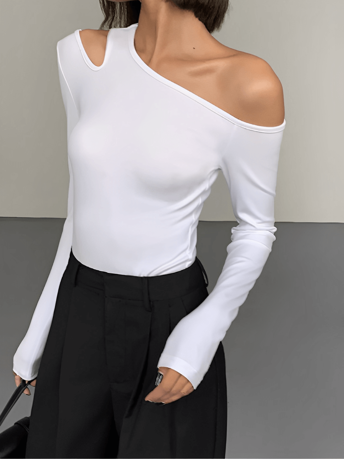 Blusa Feminina de Manga Longa Canelada Com Decote Assimétrico com Recorte no Ombro - Lohany