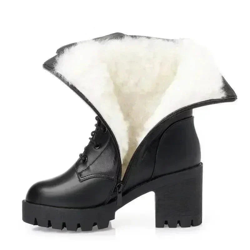 Bota Feminina Cano Médio Forrada em Pelúcia com Salto Bloco – Le Vie