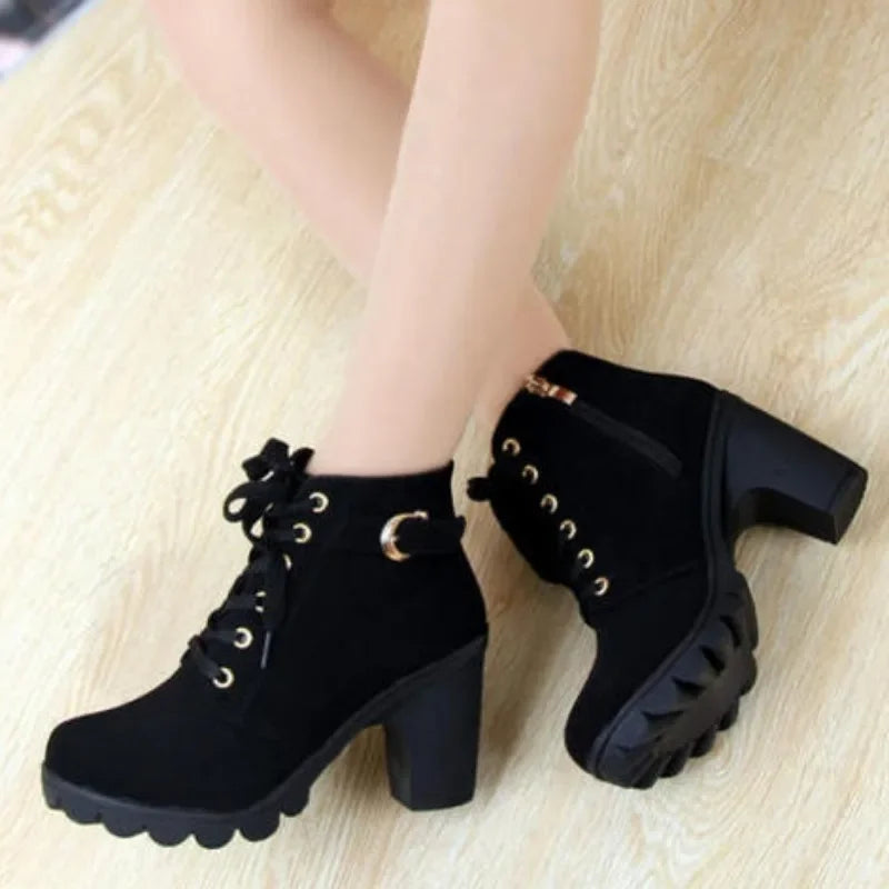 Bota Feminina de Inverno em Couro Legítimo com Salto Grosso Antiderrapante Frost – Le Vie