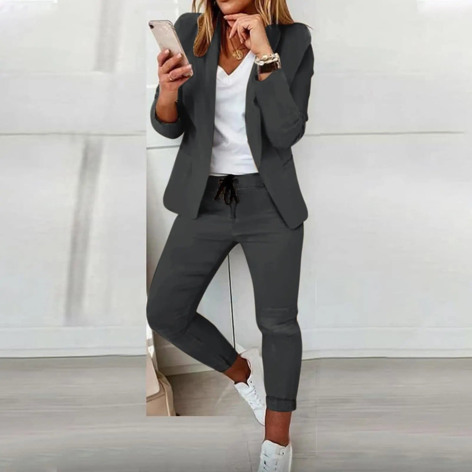 Conjunto Feminino Blazer e Calça Jogger em Alfaiataria Casual