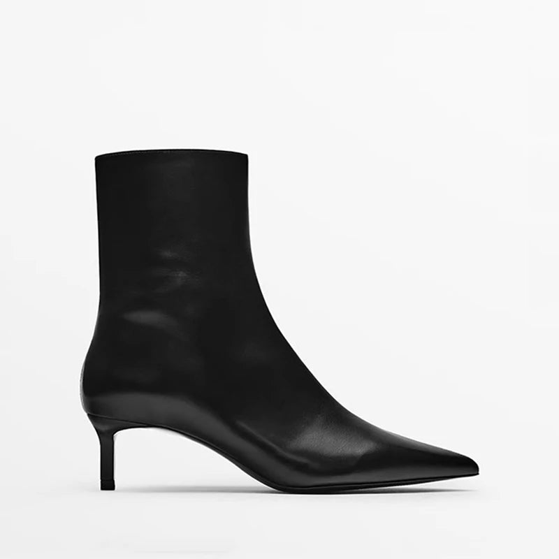 Bota Feminina Cano Curto Salto Fino Preto – Couro Sofisticado