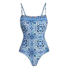 Maiô uma peça com saída de praia