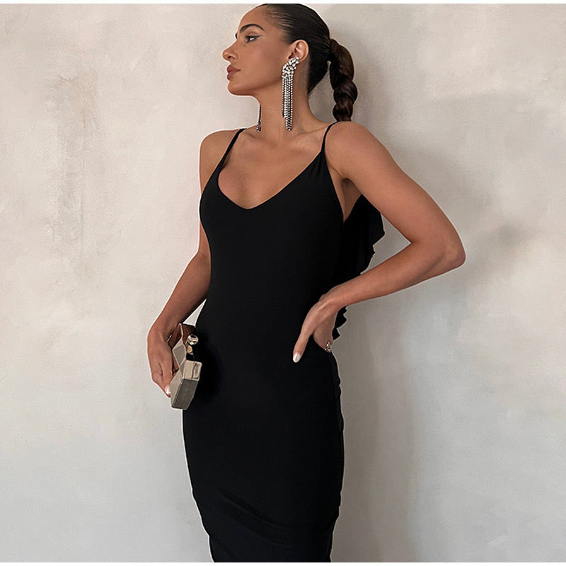 Vestido Longo Justo com Decote Fino e Caimento Elegante – Modernidade e Estilo