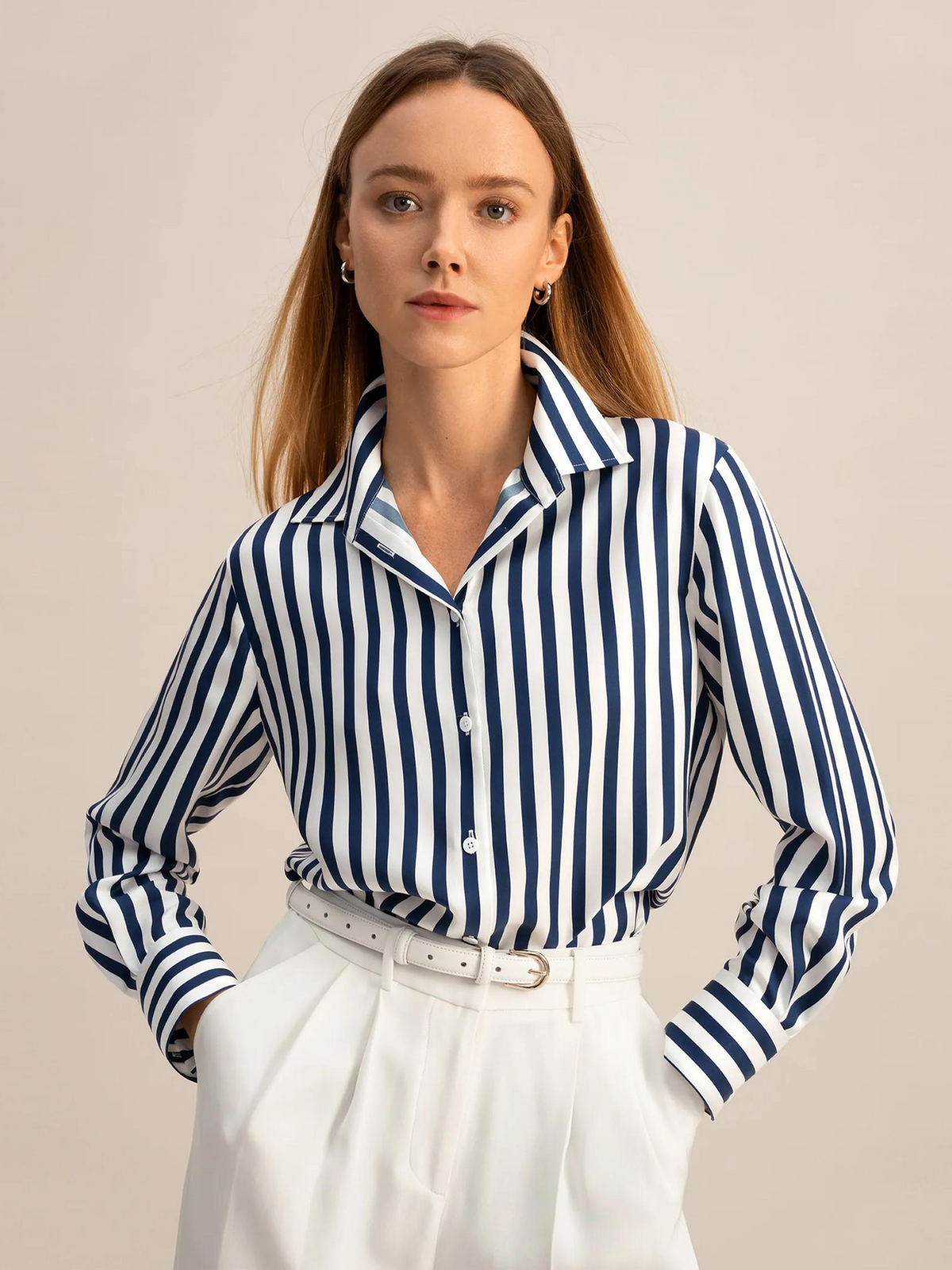 Camisa Feminina Listrada Manga Longa – Estilo Clássico e Versátil