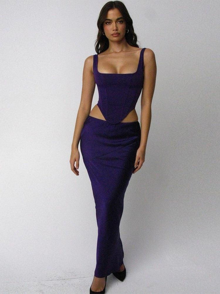 Vestido Longo Roxo com Corset e Recortes Laterais – Elegância e Sensualidade