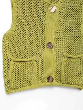 Blusa Feminina em Tricô com Decote Canoa Botões Maxi e Bolsos - Ayla