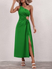 Vestido Longo Um Ombro Só com Recorte Lateral e Fenda – Elegância Moderna para Diversas Ocasiões