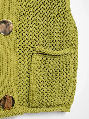 Blusa Feminina em Tricô com Decote Canoa Botões Maxi e Bolsos - Ayla