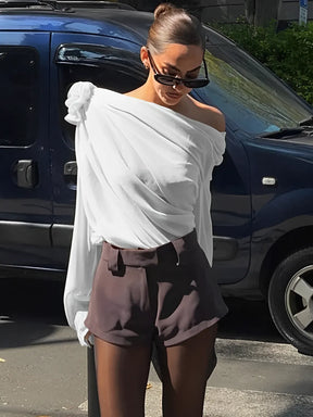 Blusa Feminina de Ombro Único com Flor em Chiffon - Elise