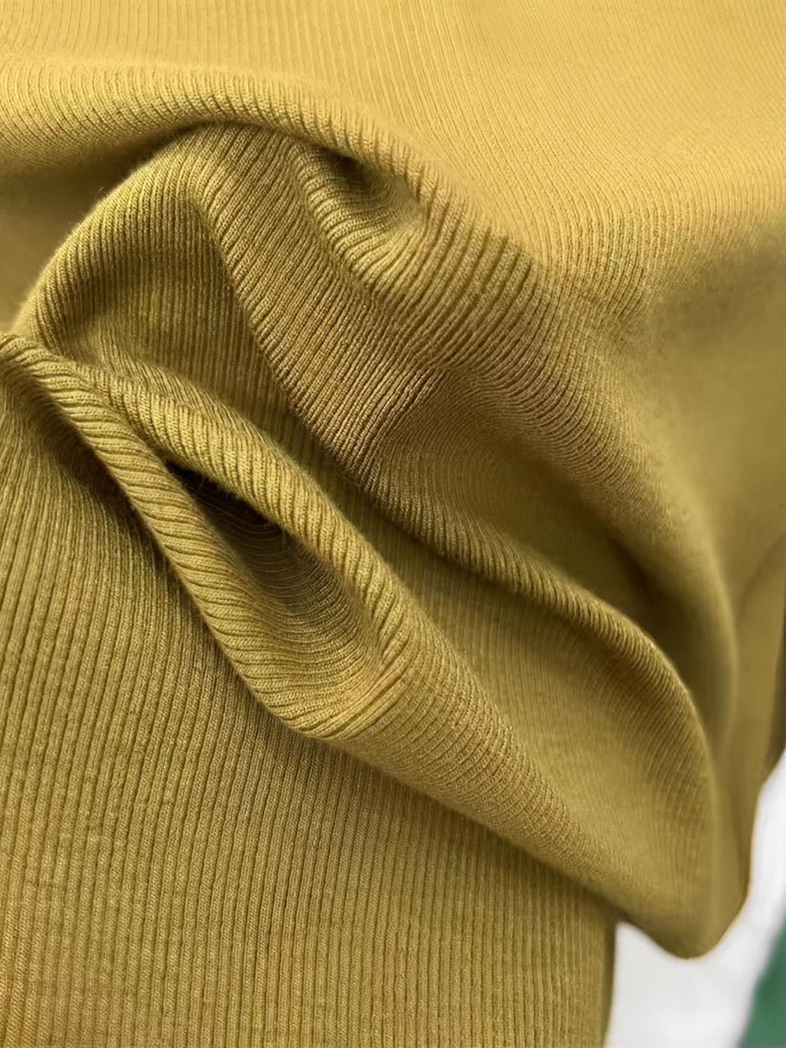 Blusa Feminina  de Manga Longa Texturizada com Gola Redonda – Izabele