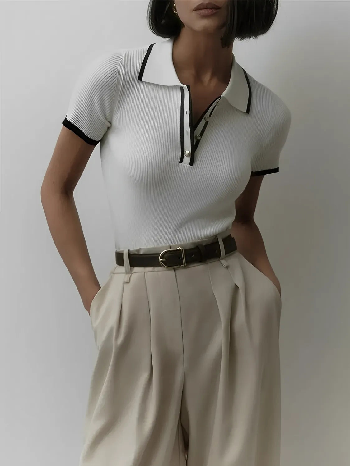 Blusa Feminina Gola Polo Decote com Botões - Blenda