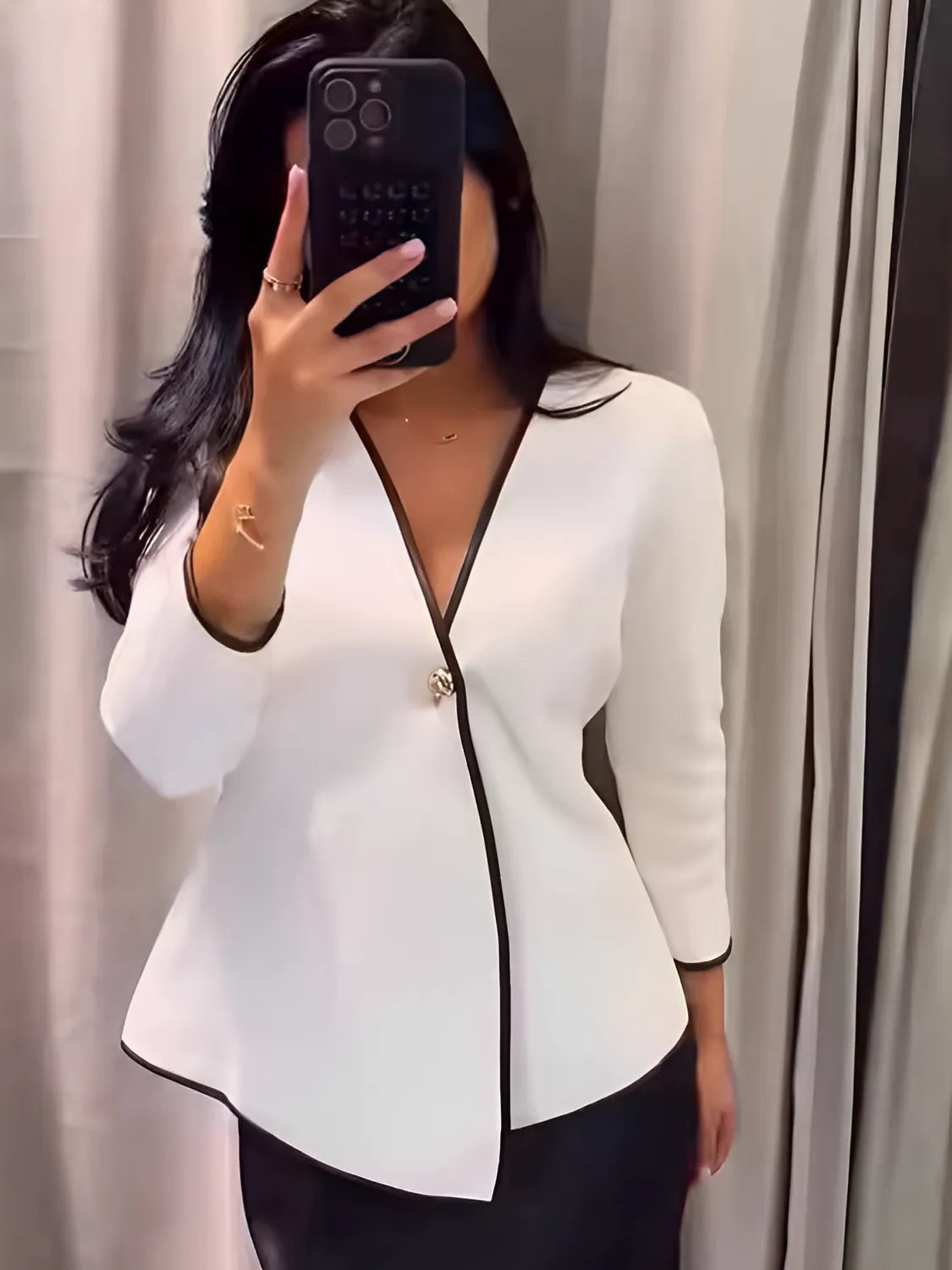 Blusa Feminina Alfaiataria com Botão e Decote em V - Ivy