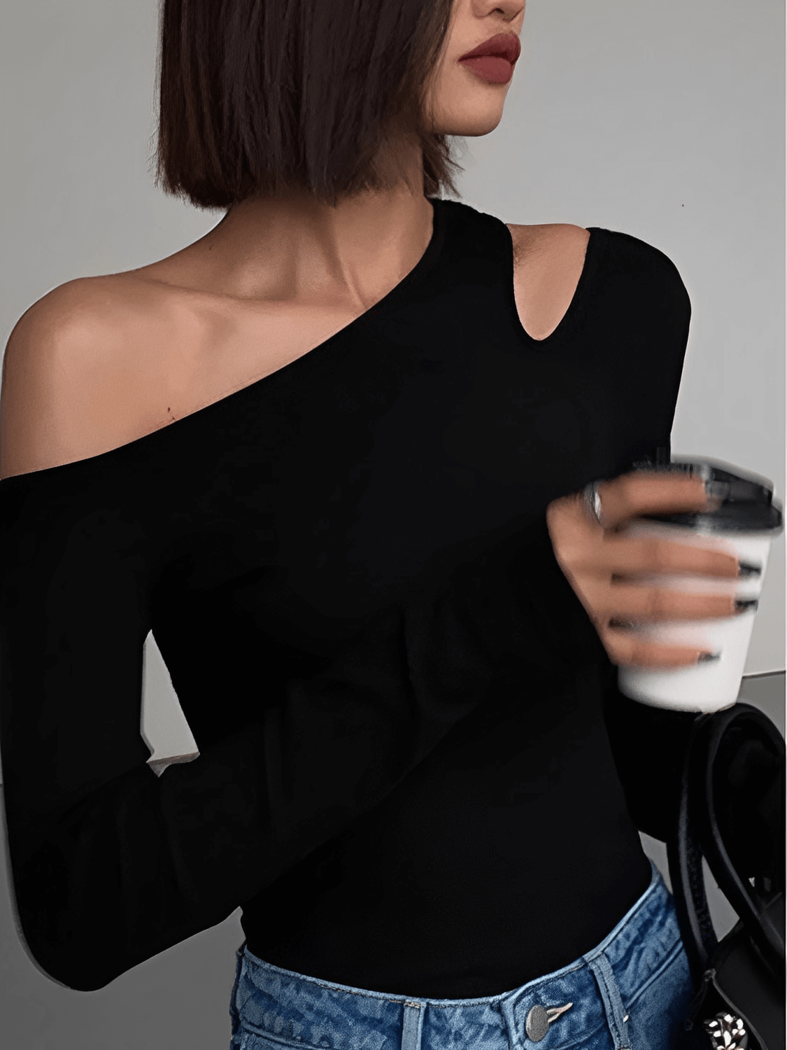 Blusa Feminina de Manga Longa Canelada Com Decote Assimétrico com Recorte no Ombro - Lohany