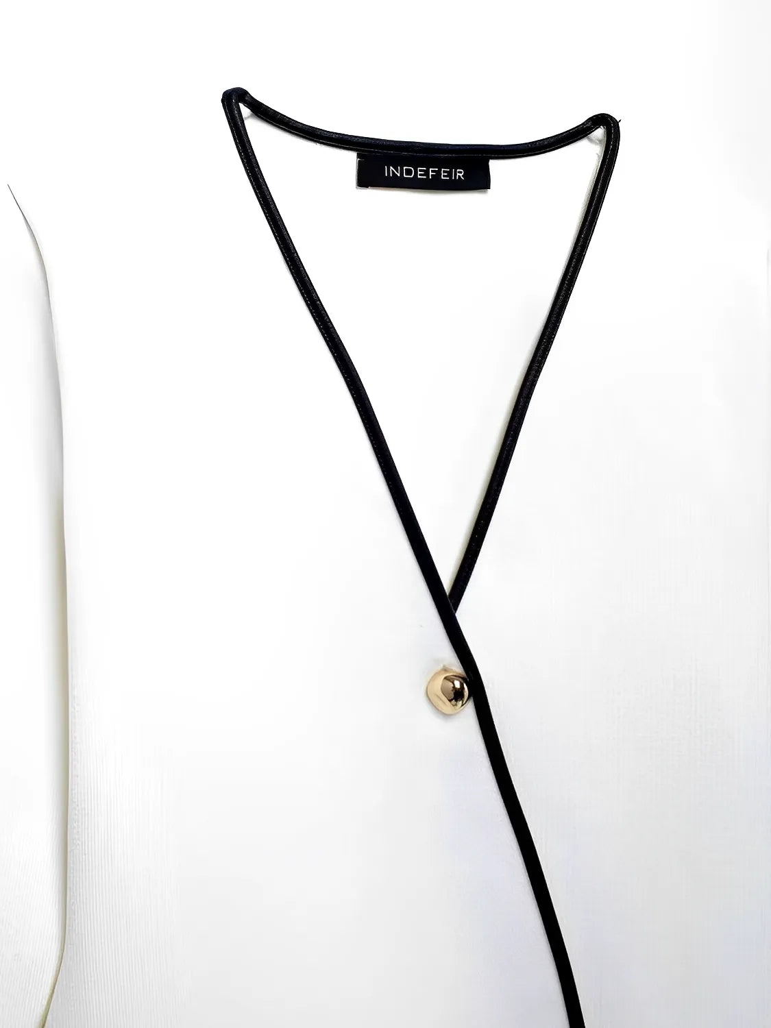 Blusa Feminina Alfaiataria com Botão e Decote em V - Ivy