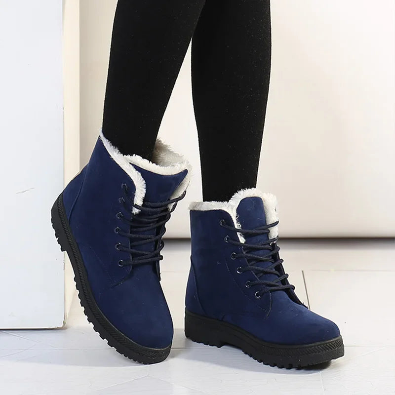 Bota Feminina Forrada com Pelúcia e Cadarço em Material Sintético – Le Vie