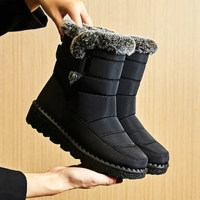 Bota Feminina de Inverno com Forro de Pelúcia e Cano Médio – Conforto, Estilo e Proteção Contra o Frio