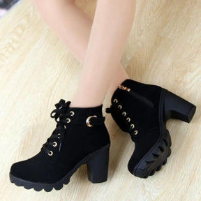 Bota Feminina de Inverno em Couro Legítimo com Salto Grosso Antiderrapante Frost – Le Vie