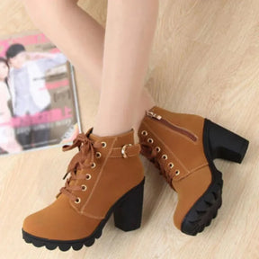 Bota Feminina de Inverno em Couro Legítimo com Salto Grosso Antiderrapante Frost – Le Vie