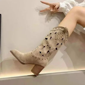 Bota Feminina de Inverno em Couro Legítimo - Nova