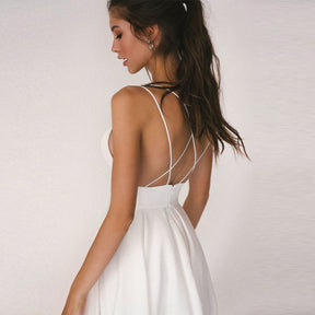 Vestido Longo de Alças Finas com Decote Profundo e Saia Rodada – Elegância e Sofisticação para Momentos Únicos