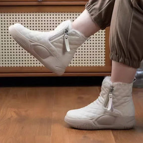 Bota Feminina Cano Médio Acolchoada com Forro Peluciado e Solado Antiderrapante – Le Vie