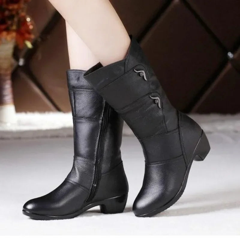 Bota Feminina Cano Médio Antiderrapante em Couro Sintético Rosewood – Le Vie