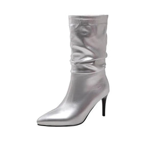 Bota Feminina Cano Médio em Couro Preto com Salto Fino