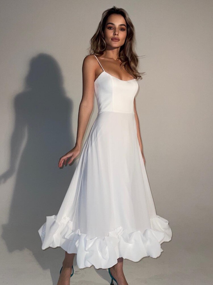 Vestido Longo Lilás com Babados na Barra – Elegância e Delicadeza em Cada Detalhe