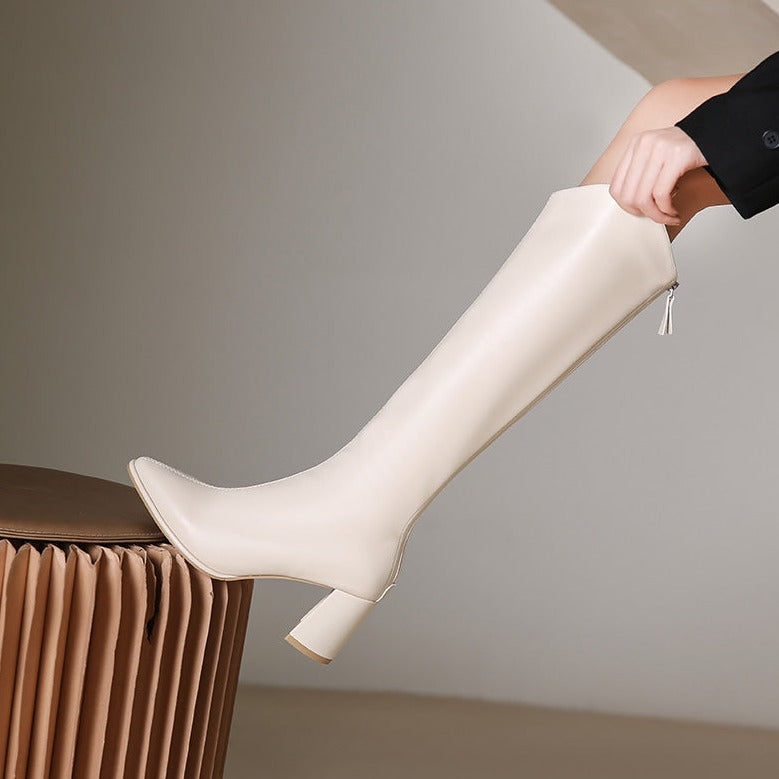 Bota Alta Feminina com Salto Ivy – Estilo e Conforto para Todos os Momentos