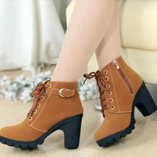 Bota Feminina de Inverno em Couro Legítimo com Salto Grosso Antiderrapante Frost – Le Vie