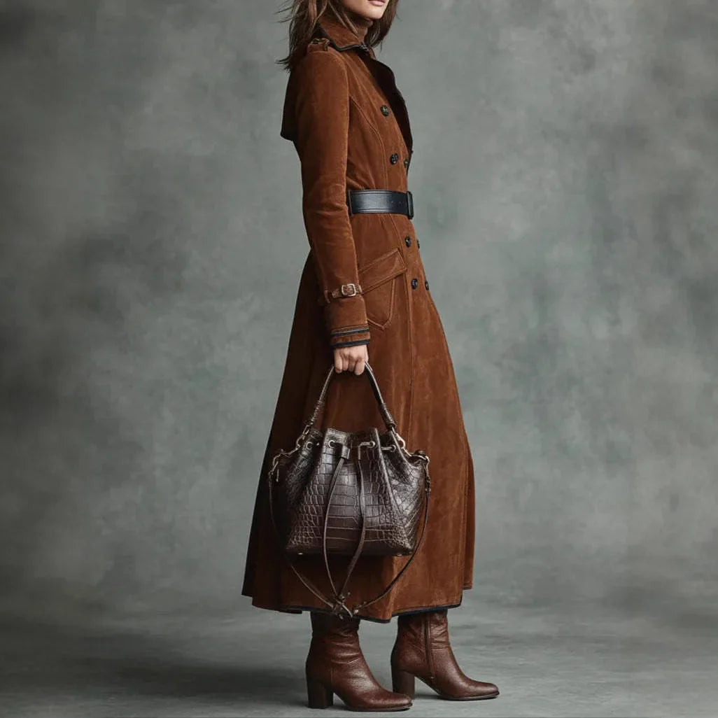 Jaqueta Feminina Longa Estilo Trench Coat em Suede com Cinto – Le Vie