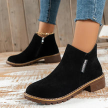 Bota Feminina Casual Cano Baixo com Zíper Lateral em Camurça Sintética Ember Black – Le Vie