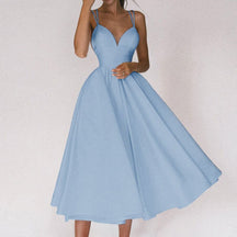 Vestido Longo de Alças Finas com Decote Profundo e Saia Rodada – Elegância e Sofisticação para Momentos Únicos