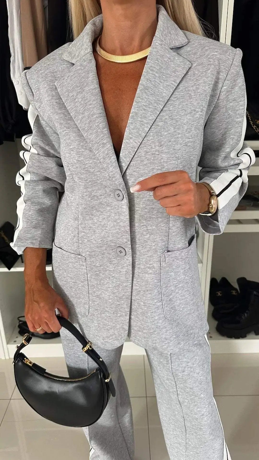 Conjunto Feminino de Blazer Alongado e Calça Reta Esportiva em Malha Estruturada Premium – Le Vie