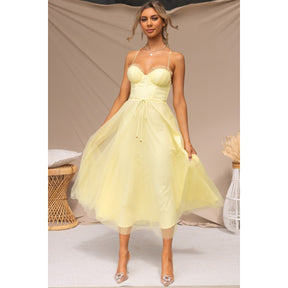 Vestido Midi de Tule com Corpete Estruturado e Alças Finas – Estilo Romântico e Sofisticado