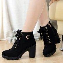 Bota Feminina de Inverno em Couro Legítimo com Salto Grosso Antiderrapante Frost – Le Vie