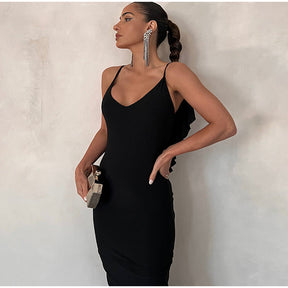 Vestido Longo Justo com Decote Fino e Caimento Elegante – Modernidade e Estilo