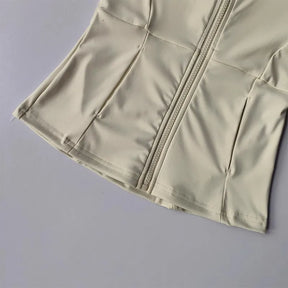 Corta-Vento Feminino Slim Fit com Zíper - Conforto e Estilo para Atividades ao Ar Livre