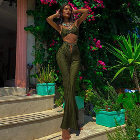 Conjunto Feminino Cropped e Calça Flare – Modernidade e Estilo