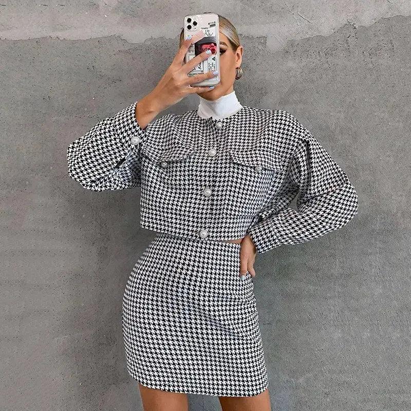 Conjunto Feminino com Casaco Cropped e Saia em Alfaiataria Pied de Poule