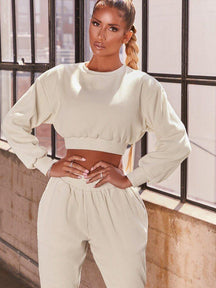 Conjunto Feminino com Top Torcido e Saia Longa Fenda Lateral – Sensualidade e Sofisticação