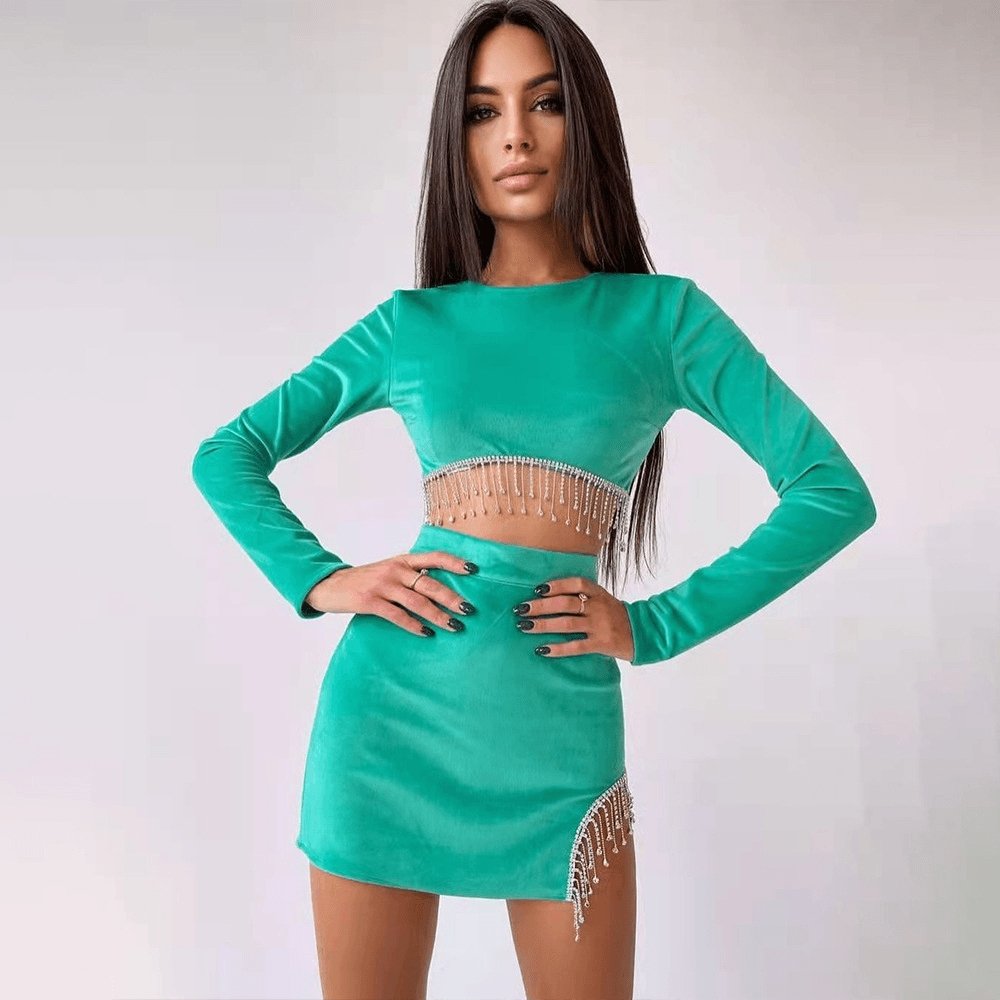 Conjunto Feminino com Manga Longa e Franjas de Strass – Elegância e Brilho para Festas